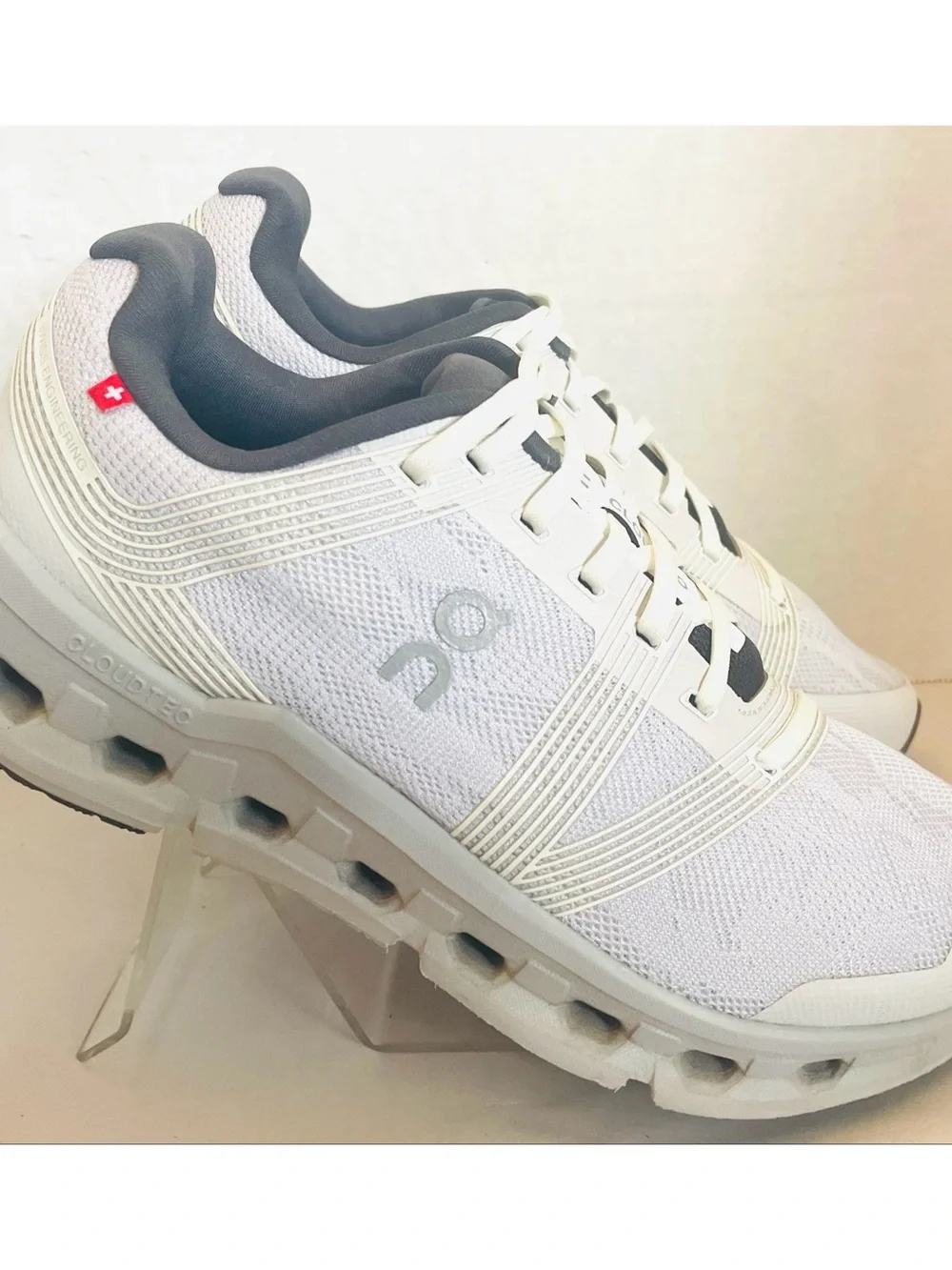 On Cloudgo Womens SZ 8.5 US White Glacier Gray Athletic Running Shoes Sneakers.